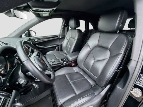 Used 2021 Porsche Macan AWD/4WD image 11