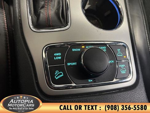 Used 2018 Jeep Grand Cherokee Trailhawk AWD/4WD image 33