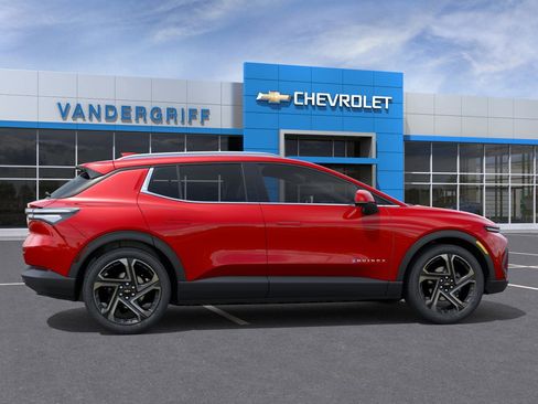 New 2026 Chevrolet Equinox EV LT image 30