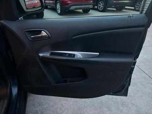 Used 2014 Dodge Journey SXT w/ Flexible Seating Group image 15