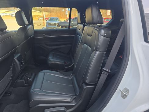 Used 2024 Jeep Grand Cherokee L Limited w/ Luxury Tech Group II image 14