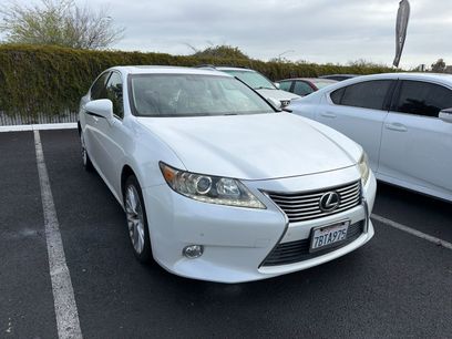Used 2013 Lexus ES 350 w/ Luxury Pkg