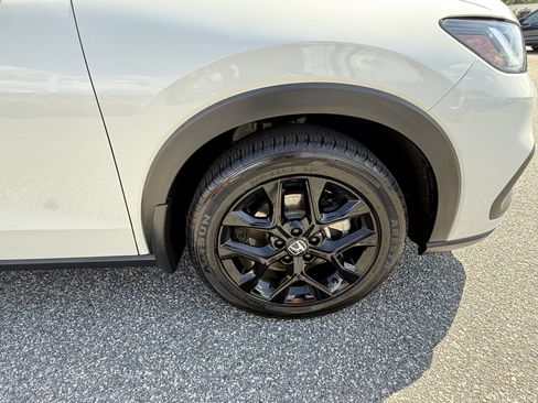 Certified 2023 Honda HR-V Sport image 17