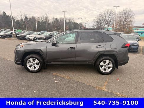 Used 2021 Toyota RAV4 XLE image 3