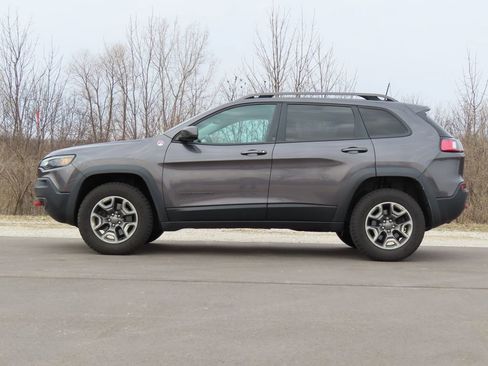 Used 2019 Jeep Cherokee Trailhawk image 5