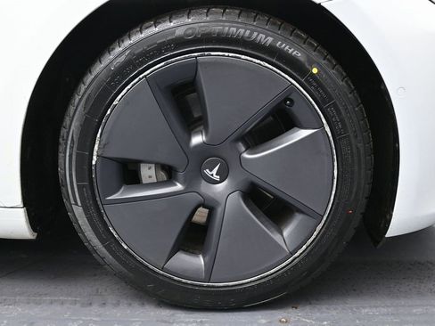 Used 2022 Tesla Model 3 Standard Range image 15