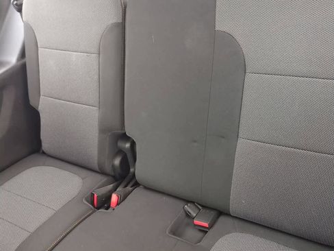 Used 2020 Chevrolet Traverse LT image 20