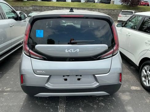 Used 2025 Kia Soul LX FWD image 8