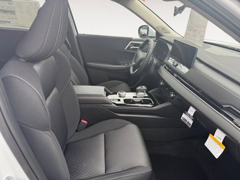 New 2025 Mitsubishi Outlander ES image 15