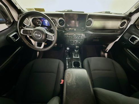 Used 2019 Jeep Wrangler Unlimited Sahara AWD/4WD image 10