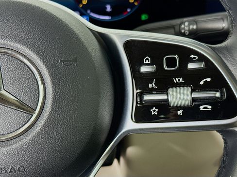 Used 2023 Mercedes-Benz GLA 250 w/ Premium Package image 14