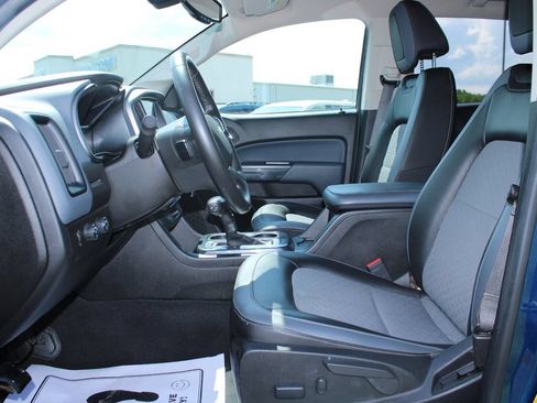 Used 2019 Chevrolet Colorado Z71 AWD/4WD image 32