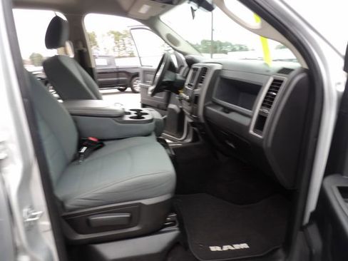 Used 2017 RAM 1500 Express image 34