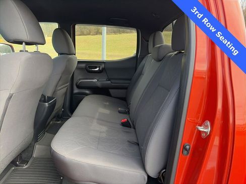 Used 2018 Toyota Tacoma TRD Off-Road image 19