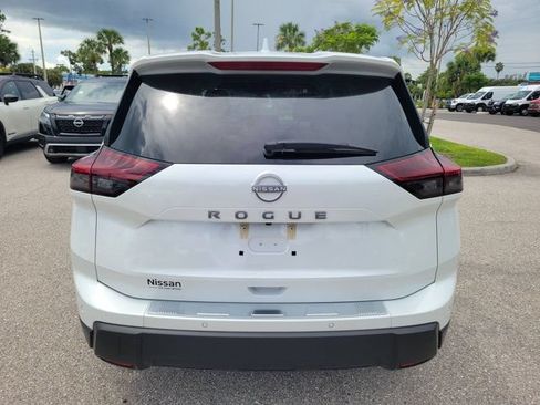 Certified 2026 Nissan Rogue SV FWD image 3