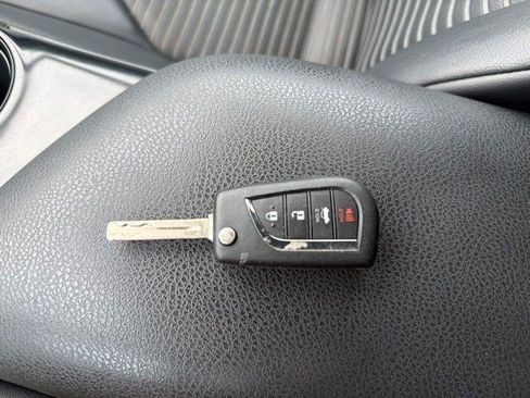 Used 2020 Toyota Camry SE w/ Carpet Mat Package FWD image 29