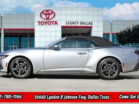 Used 2025 Ford Mustang Premium RWD image 6