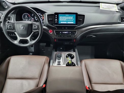 Certified 2025 Honda Ridgeline RTL image 18