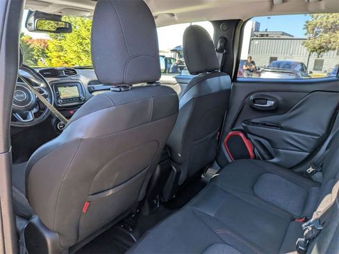 Used 2016 Jeep Renegade Trailhawk image 24