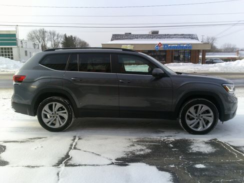 Used 2023 Volkswagen Atlas SE AWD/4WD image 6