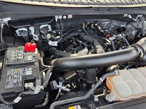 Used 2025 Ford Expedition Tremor AWD/4WD image 23