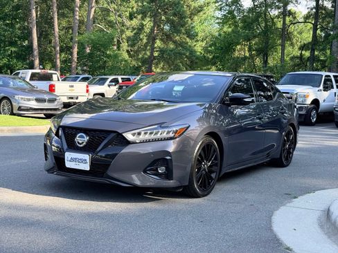Used 2021 Nissan Maxima Platinum w/ 40th Anniversary Package FWD image 3