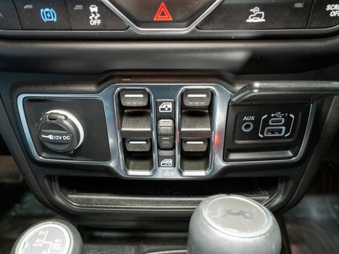 Used 2023 Jeep Wrangler Sahara image 21