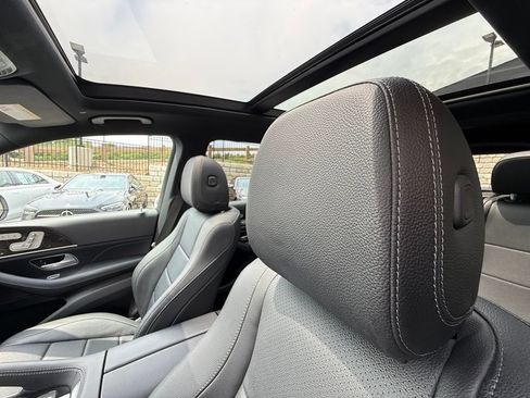 Used 2023 Mercedes-Benz GLS 450 4MATIC image 26