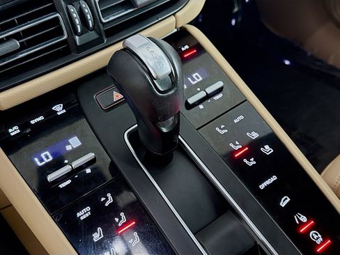 Used 2023 Porsche Macan S w/ Premium Package Plus image 20