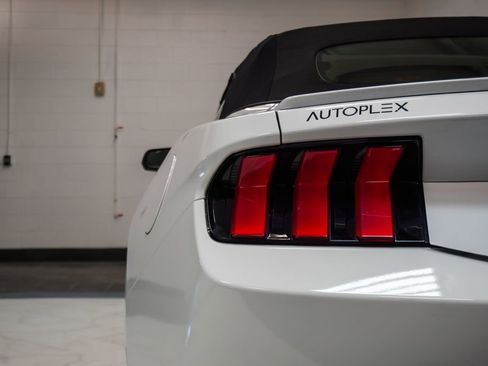 Used 2025 Ford Mustang Premium RWD image 31