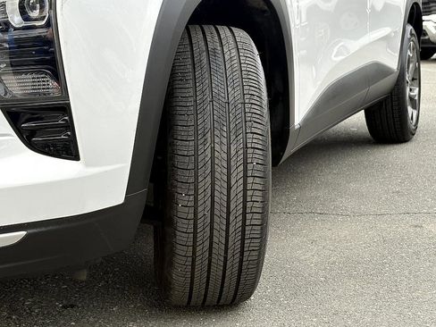 Used 2025 Chevrolet Trax LT w/ Driver Confidence Package image 28