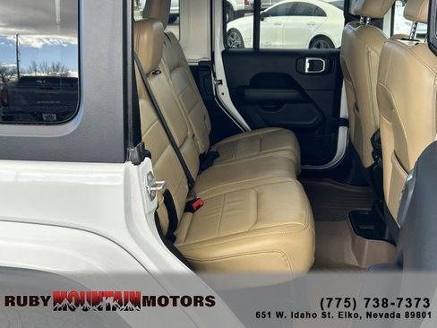 Used 2018 Jeep Wrangler Unlimited Sahara w/ Cold Weather Group image 22