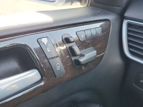 Used 2014 Mercedes-Benz ML 350 BlueTEC 4MATIC image 26