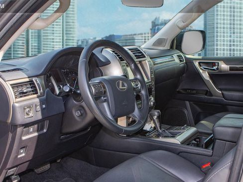 Used 2017 Lexus GX 460 w/ Navigation Package image 15