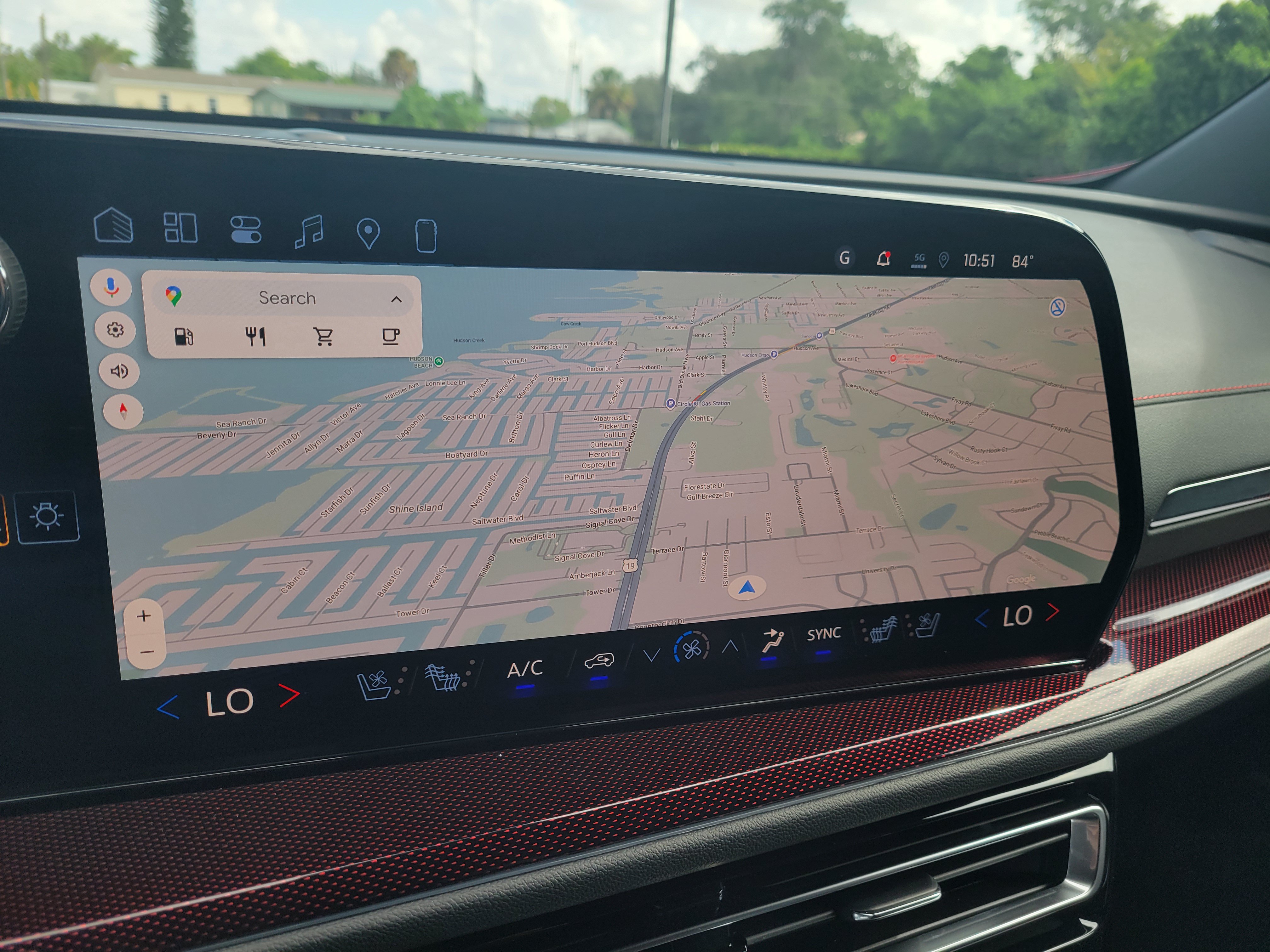 New 2027 Chevrolet Traverse RS w/ LPO, Floor Liner Package FWD image 19