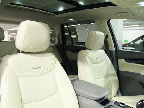 Used 2022 Cadillac XT6 Premium Luxury w/ Technology Package AWD/4WD image 22