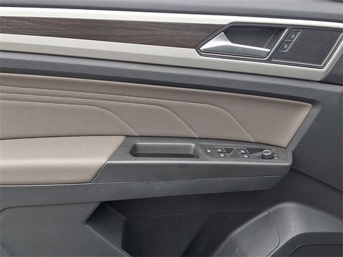 Used 2023 Volkswagen Atlas SE image 14