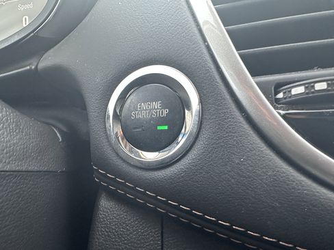 Used 2022 Chevrolet Trax LT w/ Driver Confidence Package image 19