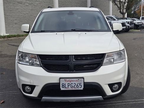 Used 2019 Dodge Journey SE w/ Premium Group image 2