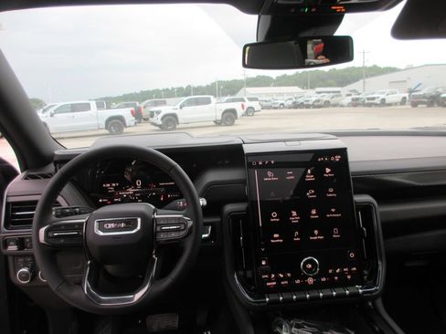 New 2026 GMC Yukon AT4 AWD/4WD image 16