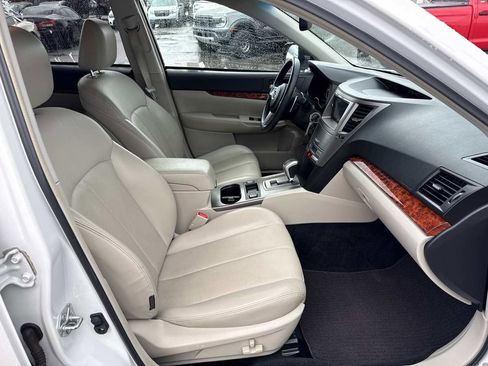 Used 2010 Subaru Outback 2.5i Limited image 19