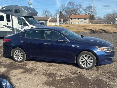 Used 2018 Kia Optima EX image 3
