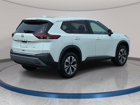 Used 2023 Nissan Rogue SV FWD image 5
