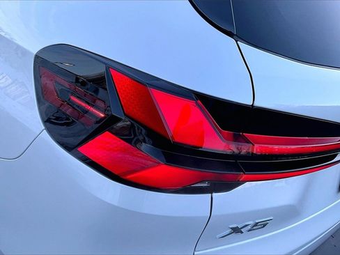 Used 2026 BMW X5 xDrive50e w/ Climate Comfort Package image 23