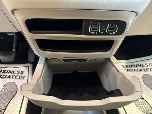 Used 2024 Chrysler Pacifica Touring-L FWD image 20