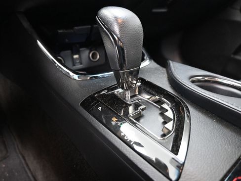 Used 2013 Toyota Avalon XLE Premium FWD image 30