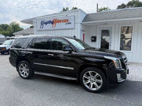 Used 2015 Cadillac Escalade Luxury AWD/4WD image 1