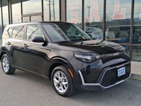 Used 2023 Kia Soul LX w/ Option Group 015 image 2