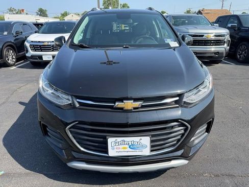 Used 2020 Chevrolet Trax LT w/ LT Convenience Package FWD image 2