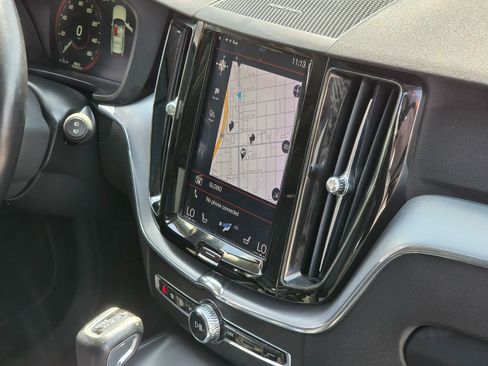 Used 2019 Volvo XC60 T6 Momentum w/ Multimedia Package image 14